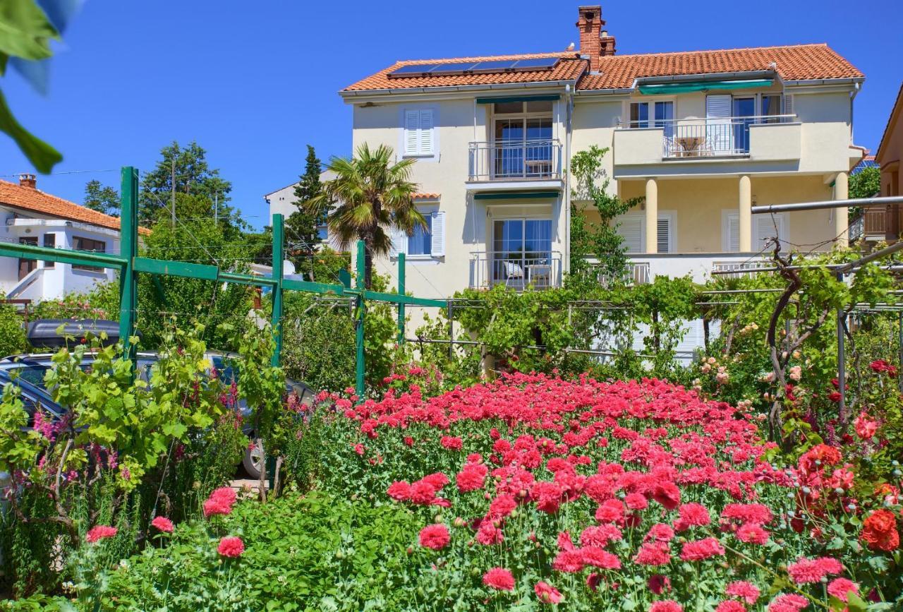 Apartments Adria Danka Krk Town Exterior photo