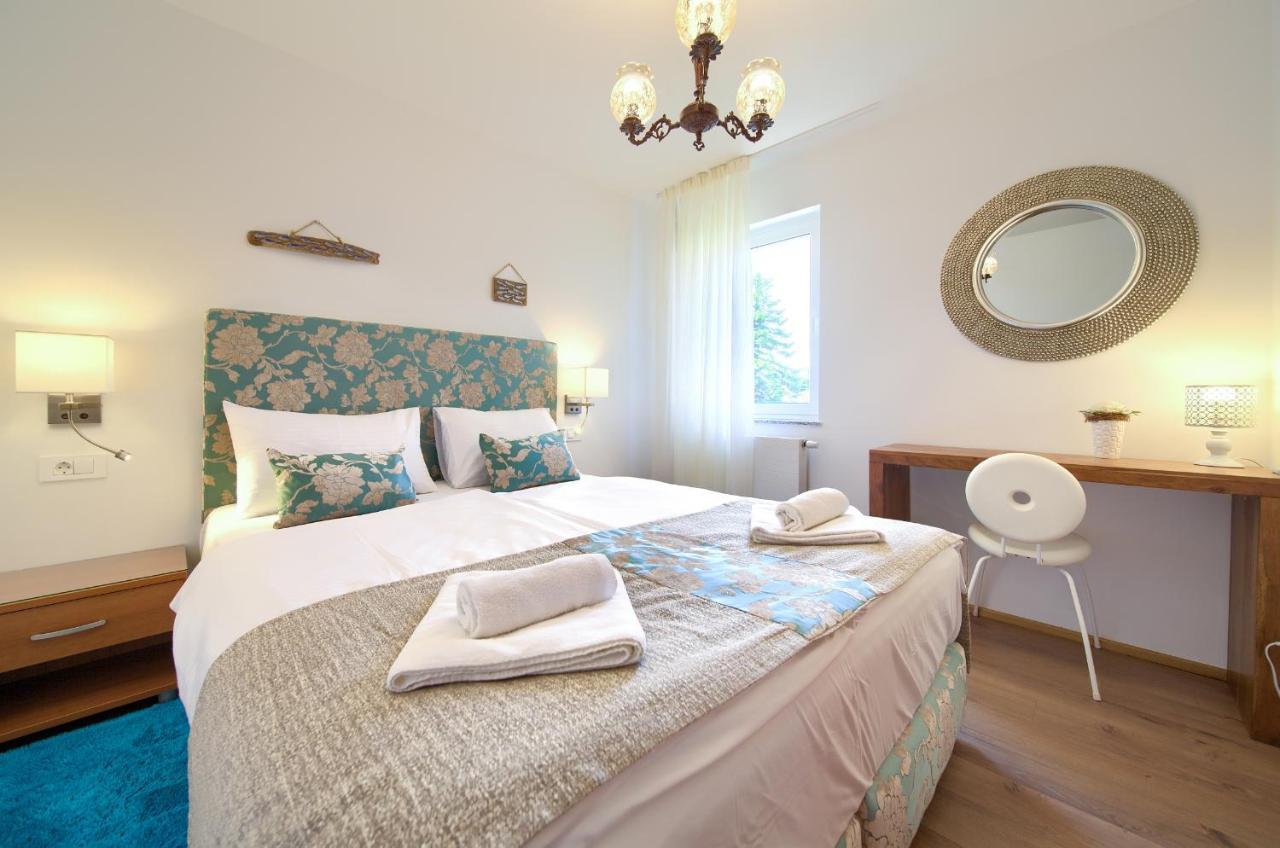 Apartments Adria Danka Krk Town Exterior photo