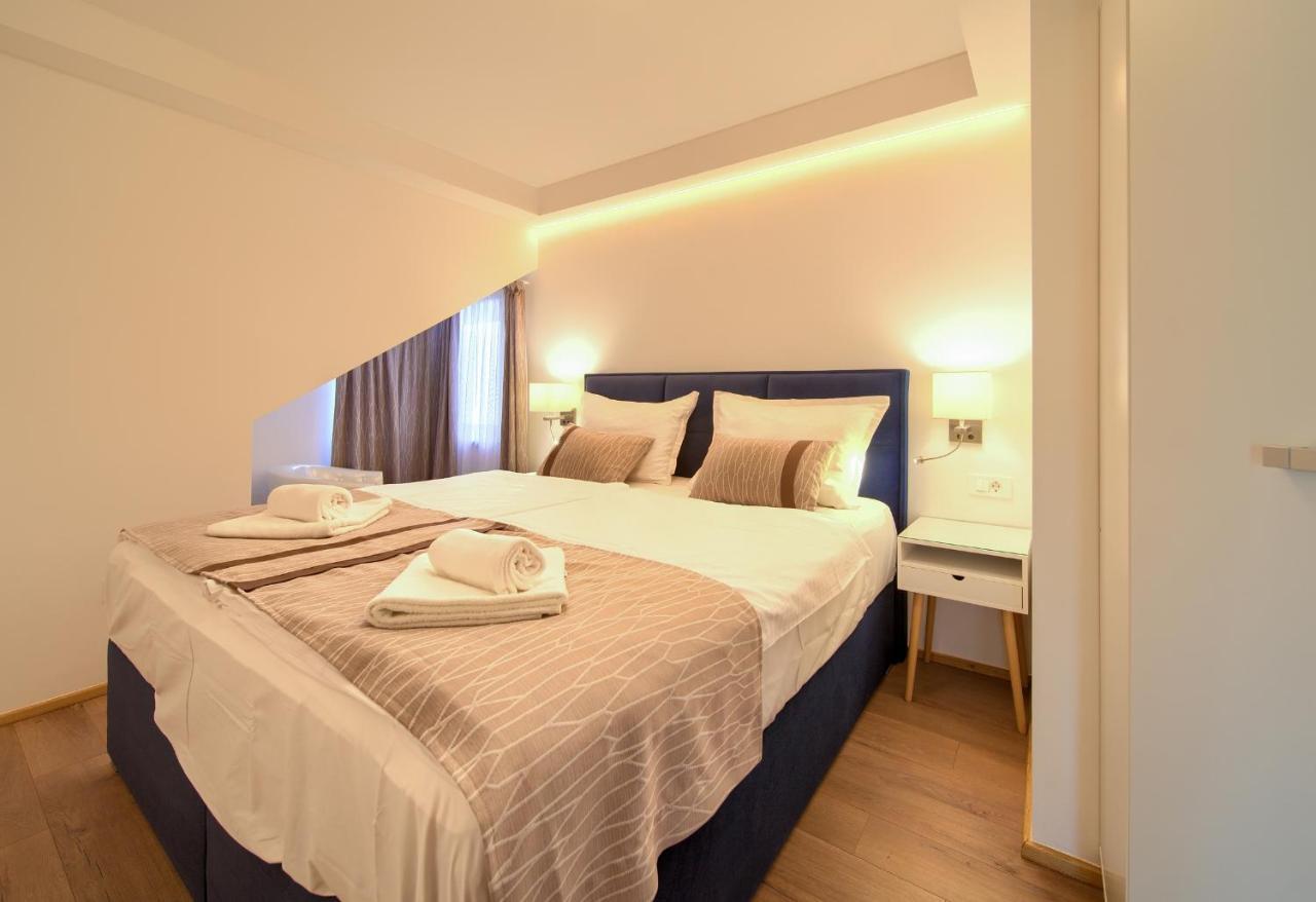 Apartments Adria Danka Krk Town Exterior photo